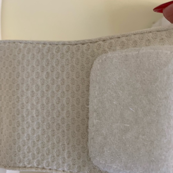 MICHAEL KORS PLATFORM SLIDE NEW. Let’s get ready for summer! - Picture 10 of 10